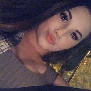 Meet your Posher, Alexia